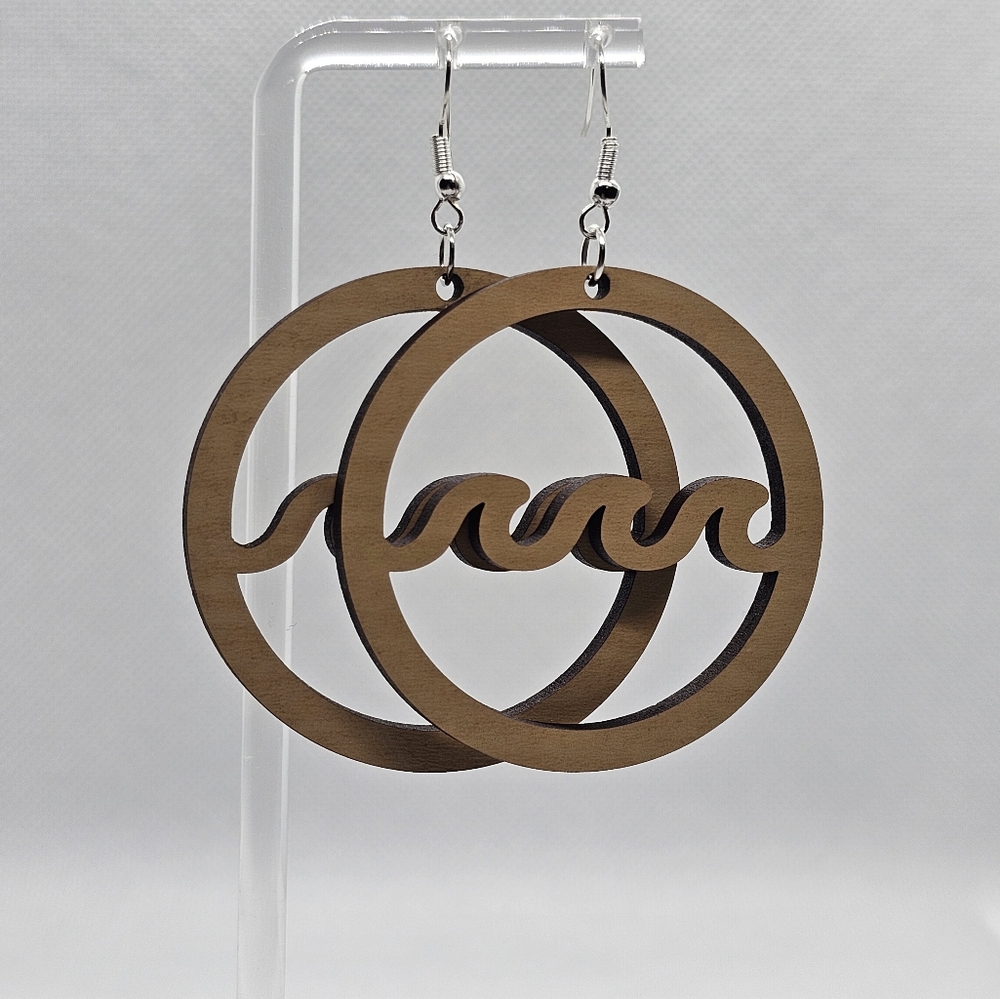 Napu (wave) earrings.